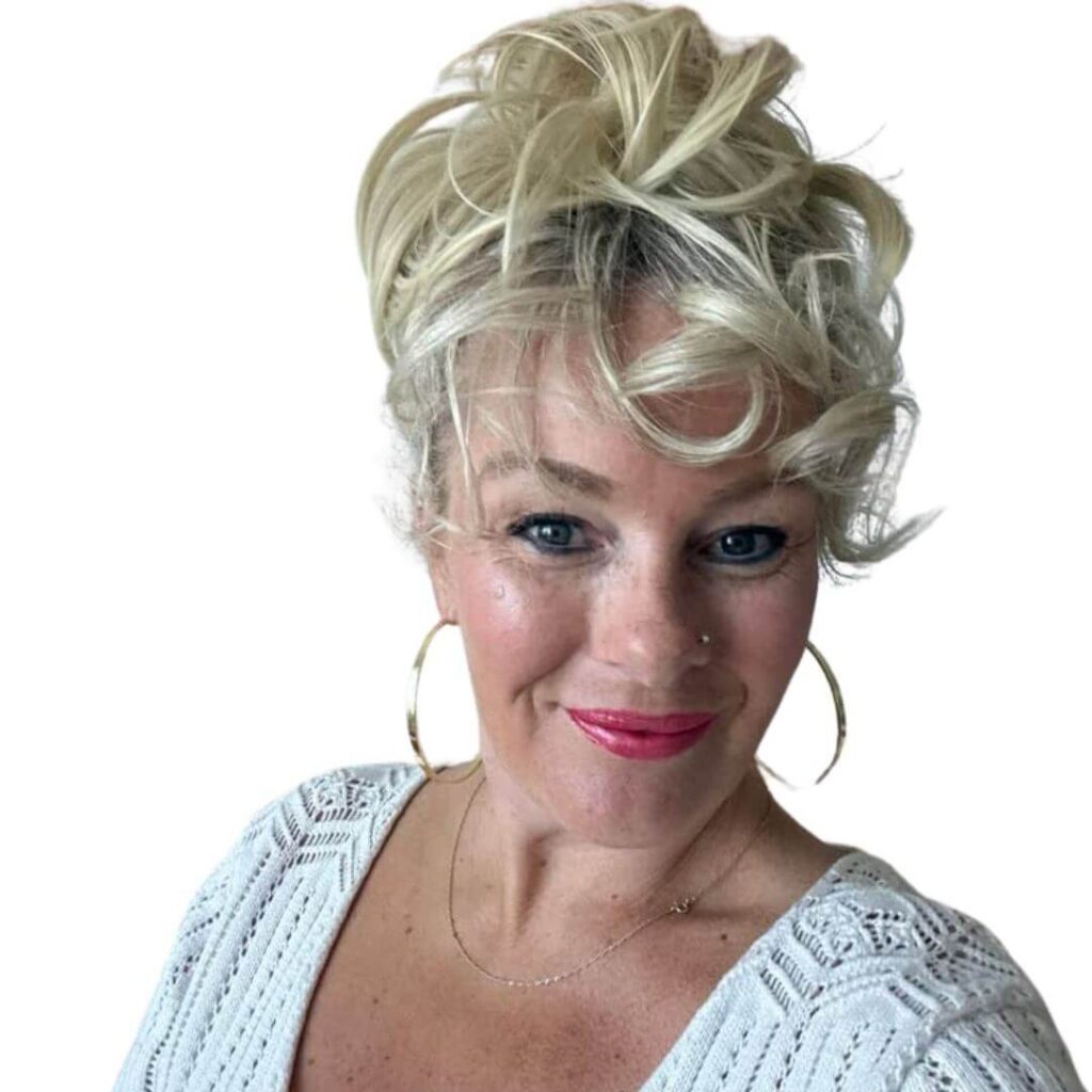 Kate May: Tarot Reader, Medium, Feng Shui